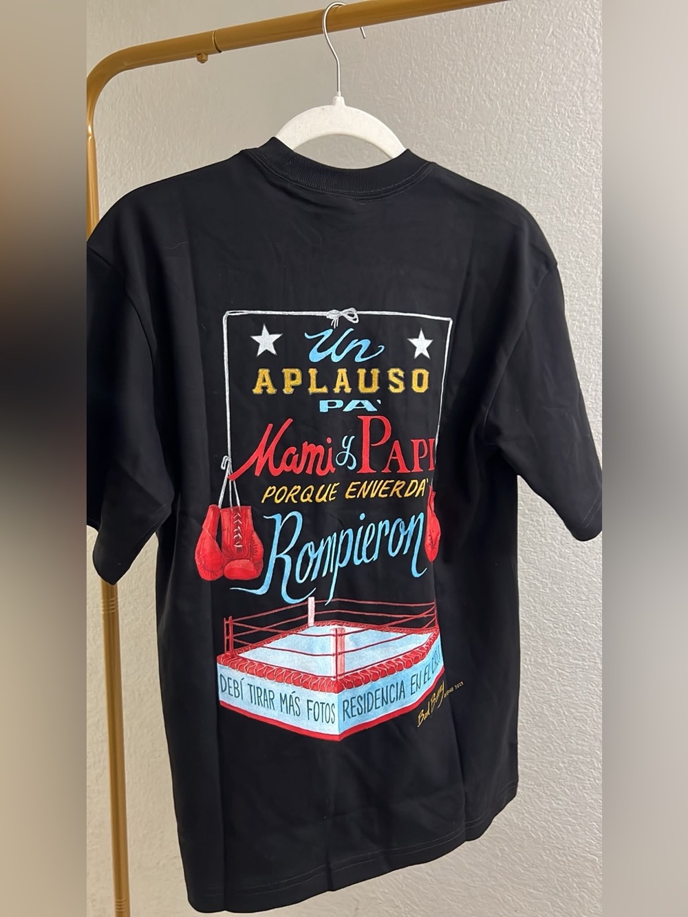 Bad Bunny Residencia en el Choli Exclusive T-Shirt 'Mami y Papi'